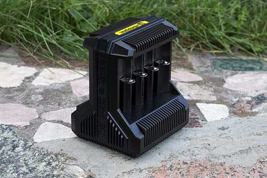Nitecore Intellicharger i8